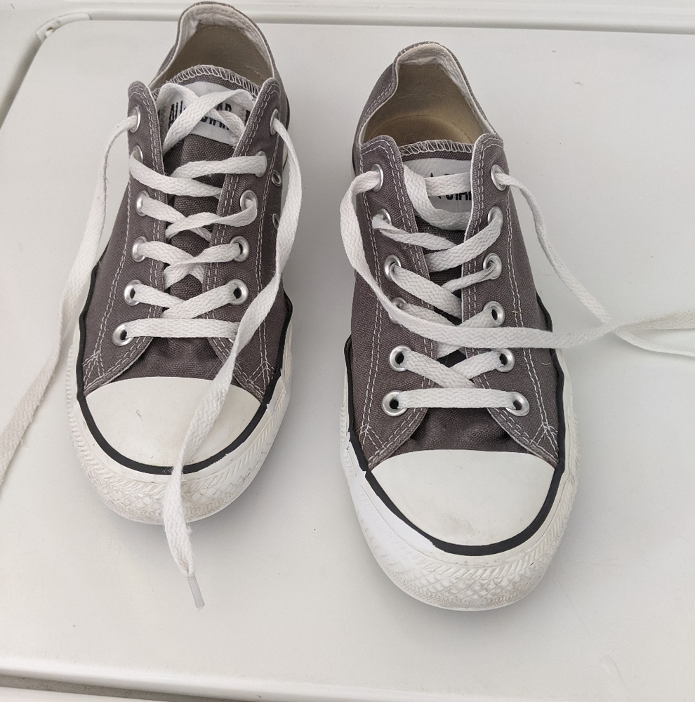Gray converse all-star size US7 women's